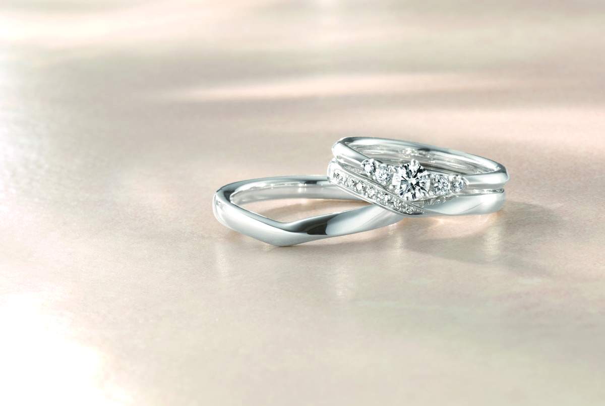 婚約指輪と結婚指輪の違いは？両方買った方が良い？