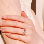 婚約指輪を普段使いするならシンプルなものが良い？　普段使いしやすい婚約指輪とは？