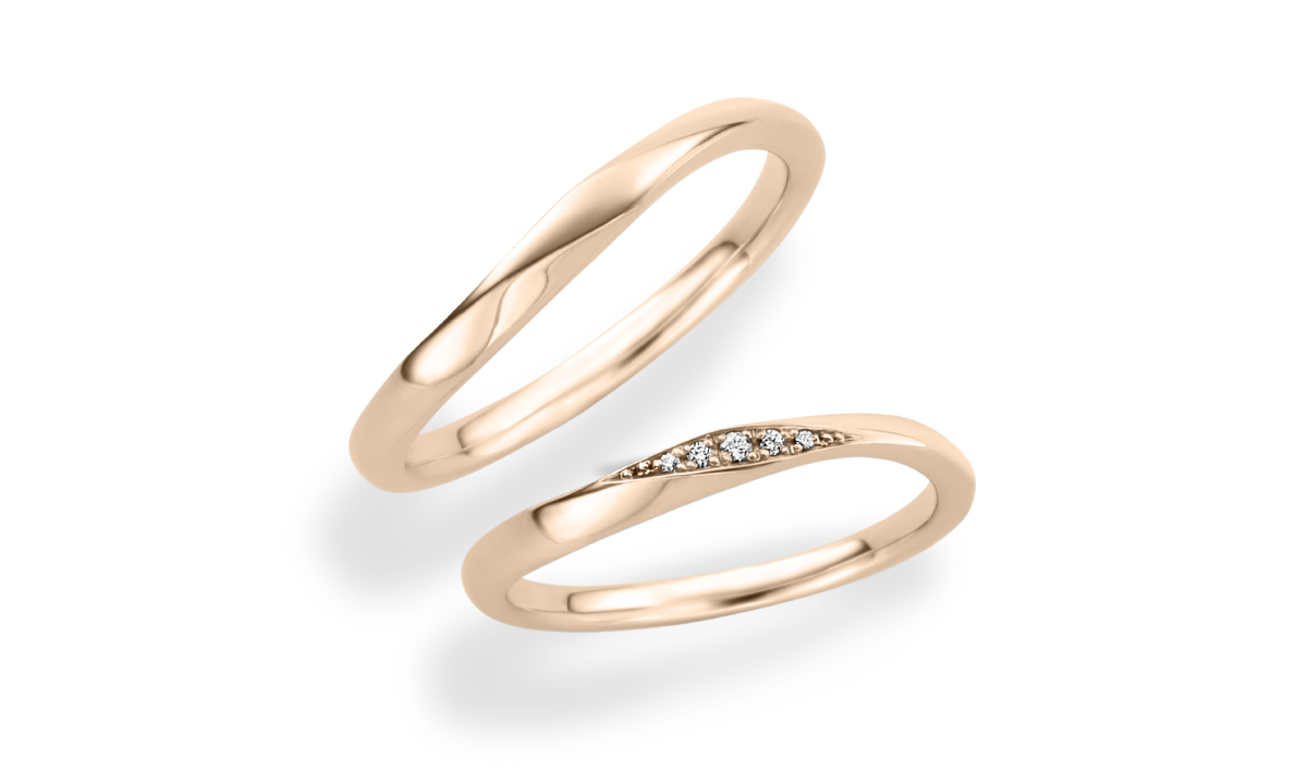 ピンクゴールドの結婚指輪の特徴は？　後悔しない選び方や人気のデザイン、取り扱い方法などについて解説