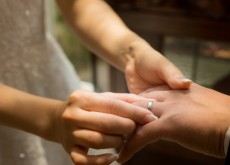 男性用の結婚指輪の人気のデザインや選び方は？